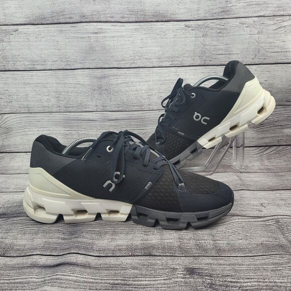 On Men’s Cloudflyer 4 Running USA Size 10 Black/White 71.98677 - Picture 2 of 11